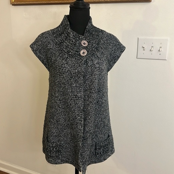 Hazel Black White & Gray Wool Blend Sweater W/Large Angled Buttons Sz M.